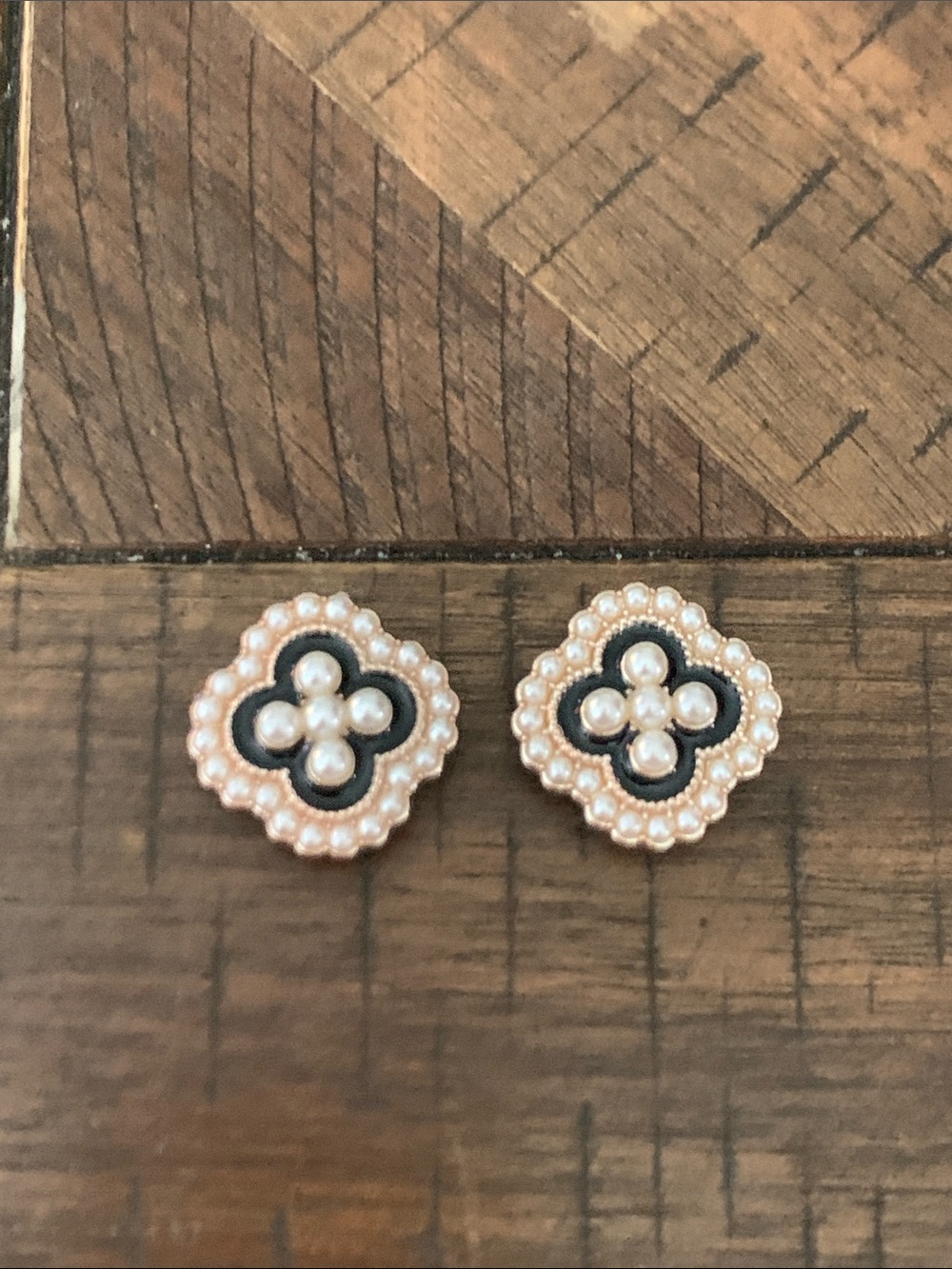 Pearl Cluster Floral Stud Button Cover - White,Gold and Black